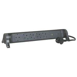 Удлинитель с заземлением Legrand 5 розеток с кабелем 1,5 м., с 2xUSB A+C (3А) зарядками, защитой от импульсных перенапряжений, кнопкой включения и поворотным основанием, цвет: черный