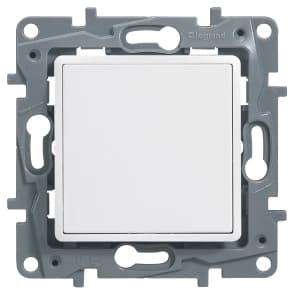 Выключатель-переключатель IP44 10A Legrand Etika (белый)